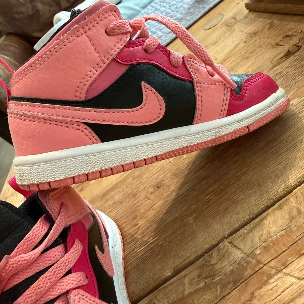 Nike Pink and Black Sneakers High-Top Design